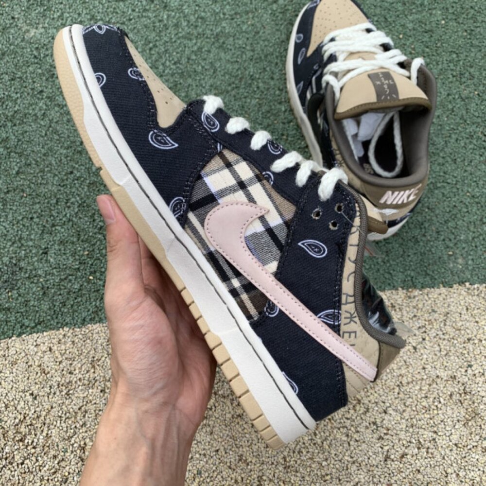 Travis Scott x dunk low  premium sb